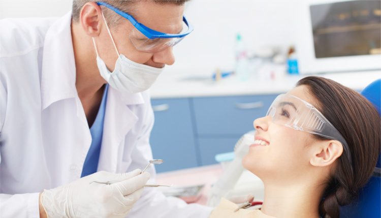 dentiste et son patient